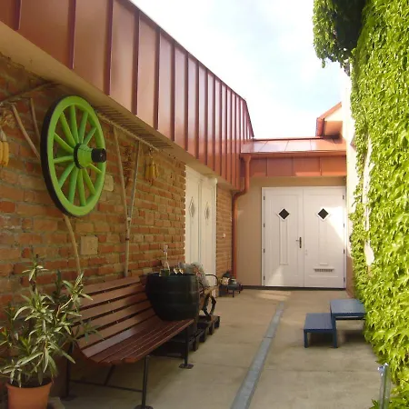 Vínny Dom - Rumcajz - Borház Apartmán Obid