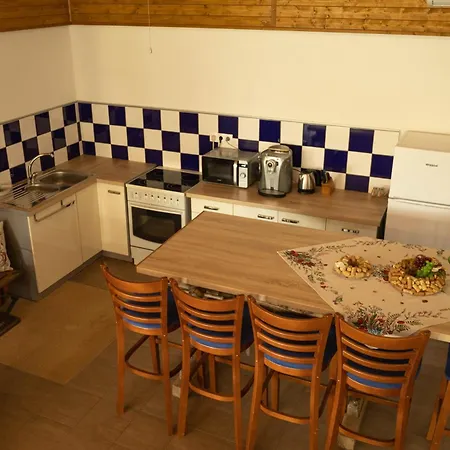 Vinny Dom - Rumcajz - Borhaz Obid